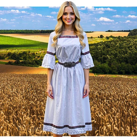 24901 Дамска народна рокля с шевици и пафти