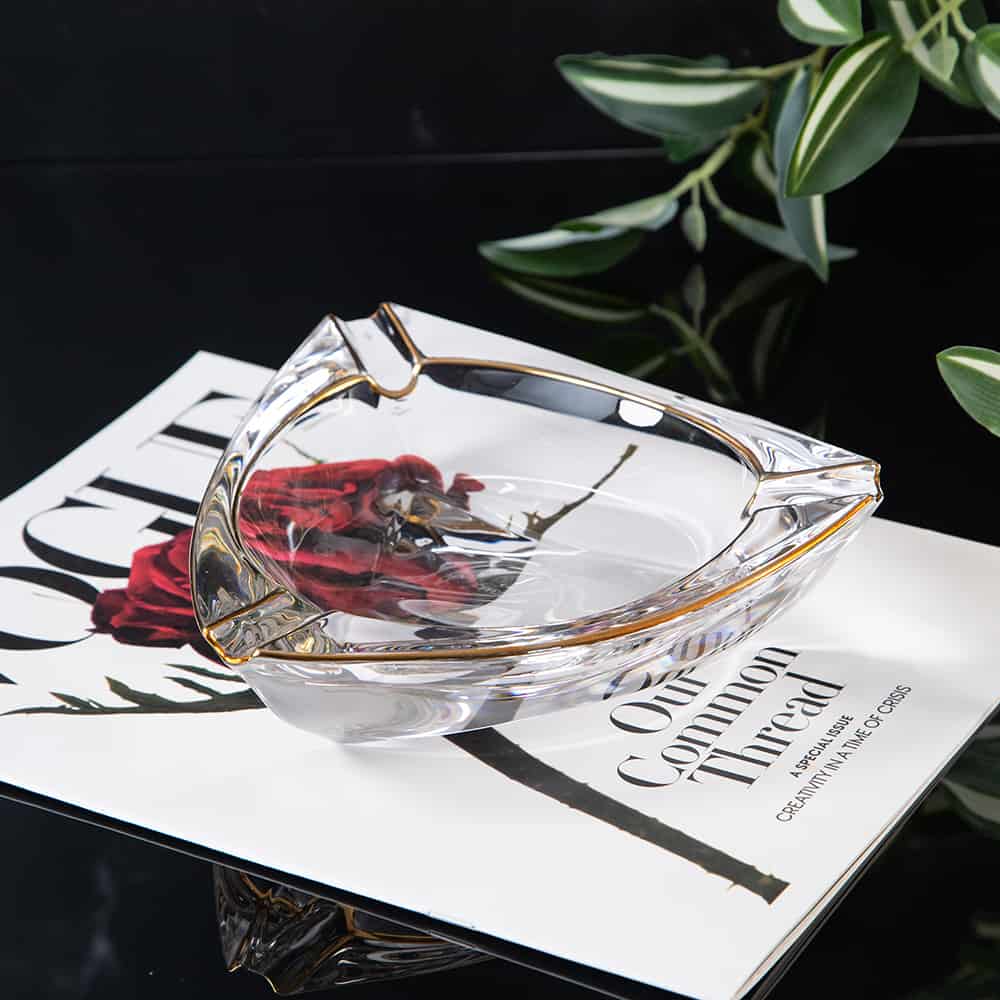 78031656 Стилен Пепелник - Страст