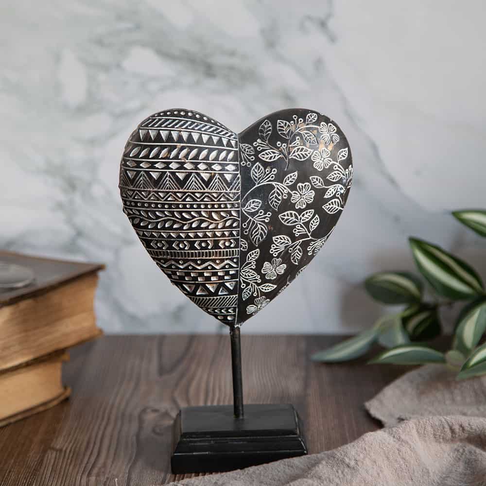 Decorative heart figurine from the Mystic Africa series