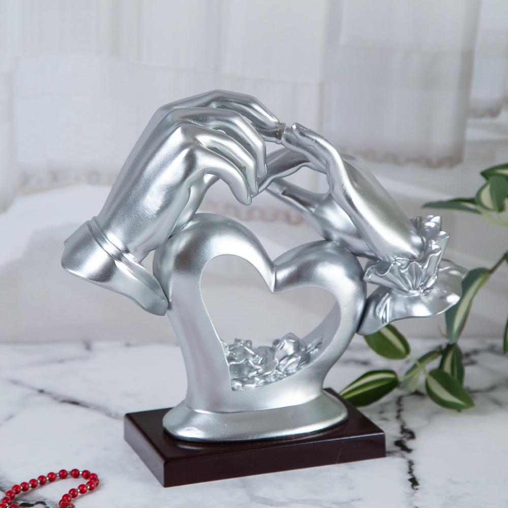 81033768 Decorative statuette - Hand in hand