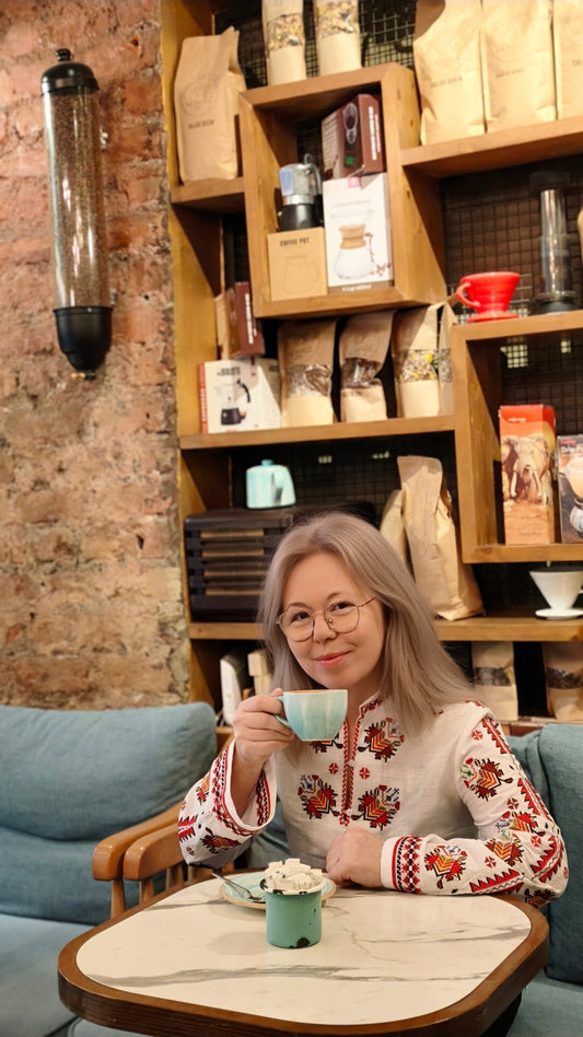 Дамска тракийска риза - бродирана