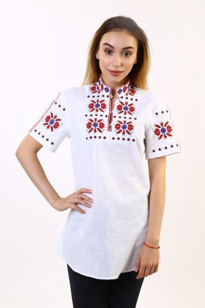 Women's Thracian shirt with short sleeves - embroidered