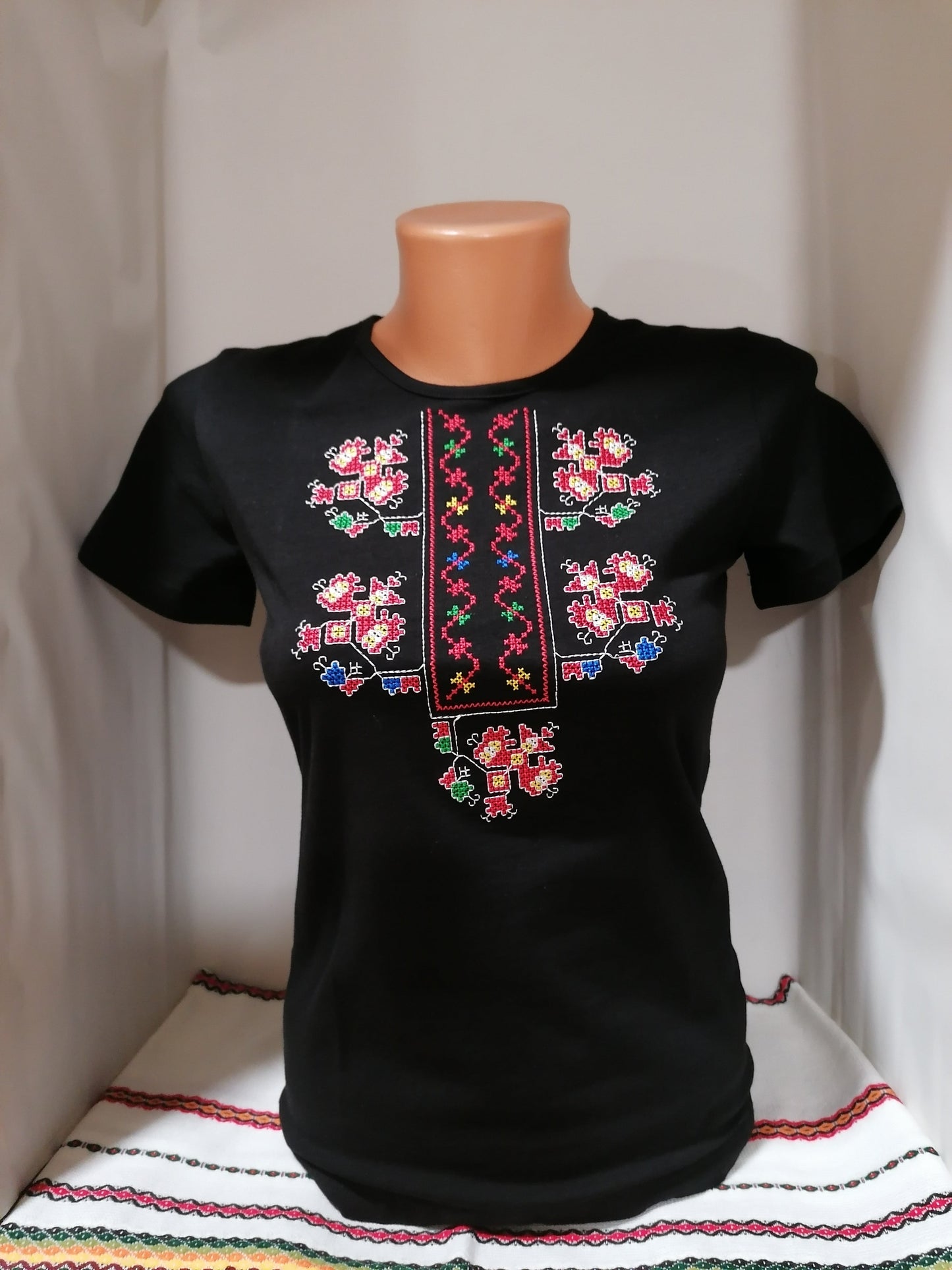 Women's black t-shirt with Gabrovi embroidery - embroidered