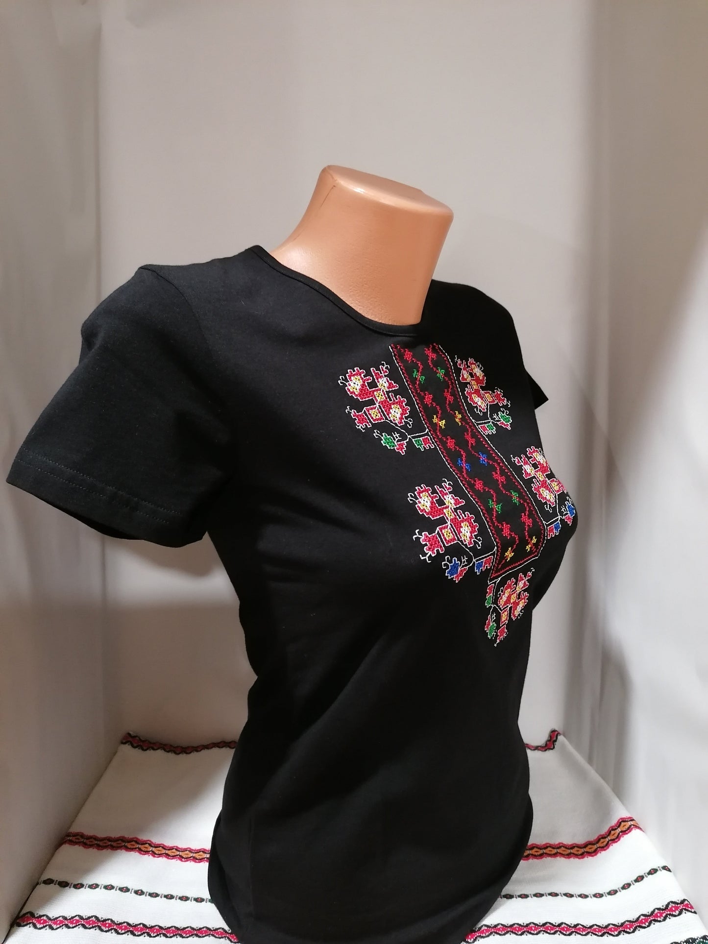 Women's black t-shirt with Gabrovi embroidery - embroidered