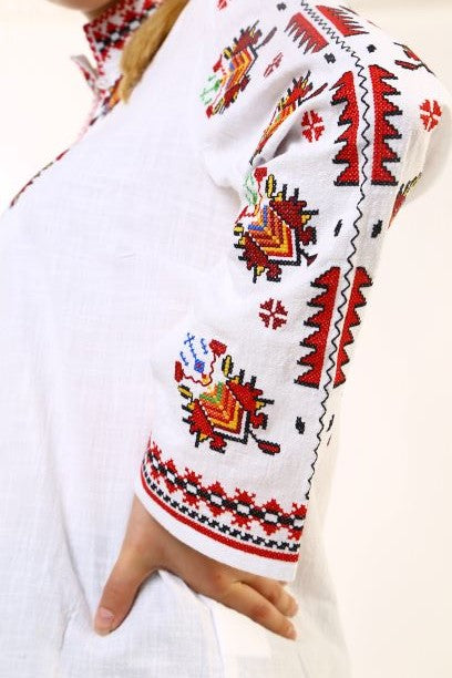 Women's Thracian shirt - embroidered 