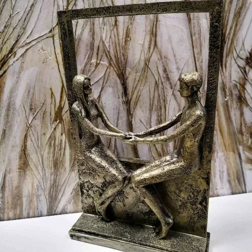 3-70-401-0094 POLYRESIN FIGURE COUPLE HOLDING HANDS