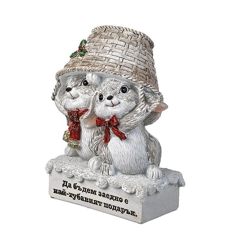 KN077:  Коледна статуетка зайчета с надпис ,,Да бъдем заедно е най-хубавият подарък,,